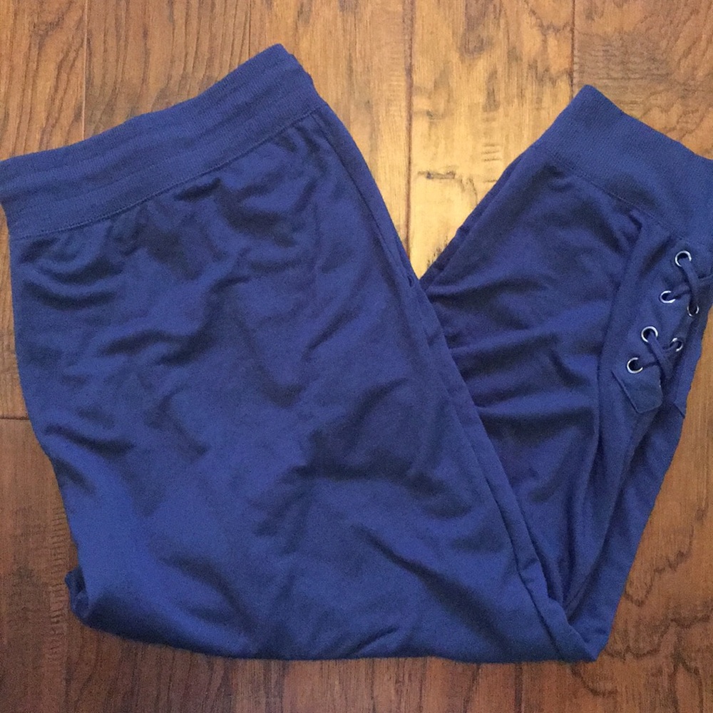Knit capri pants